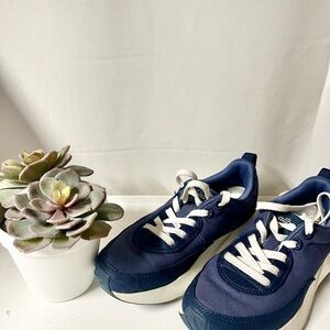 Allbirds Courier Sneakers Navy Blue Size 6 (runs small)